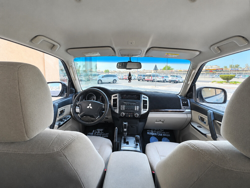 Mitsubishi Pajero 2016 GLS (V6) - 9