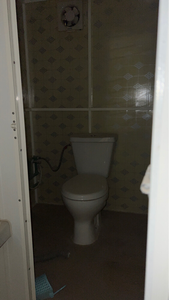 ‏Bathroom toilet for sale - 2