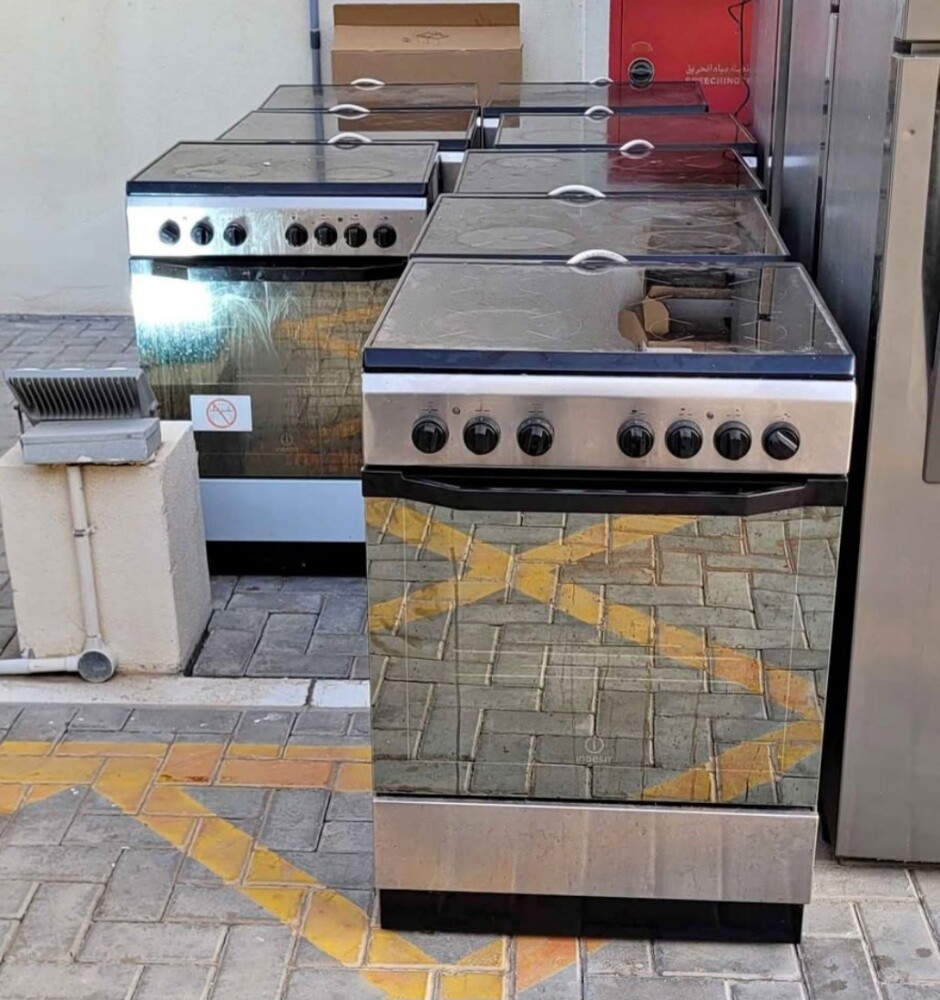Electronic clocker 4 burner. - 5