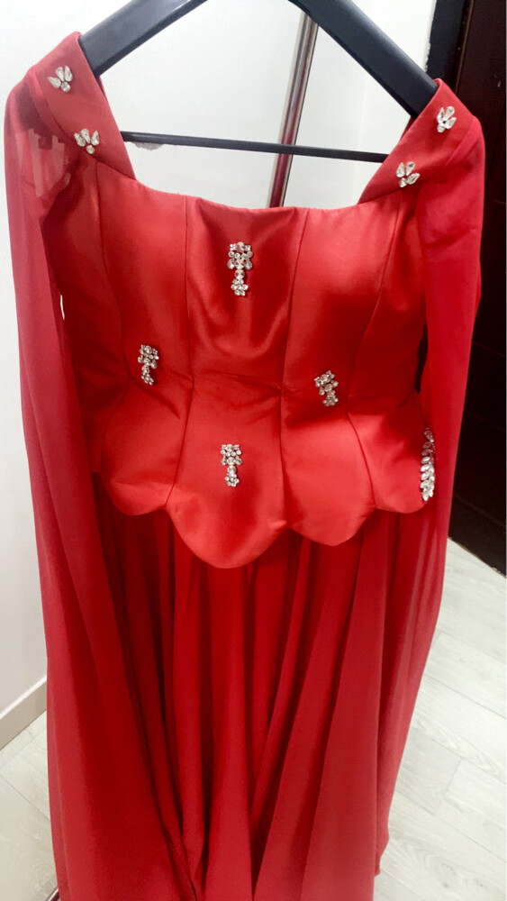 wedding dress size Large very clean - 1