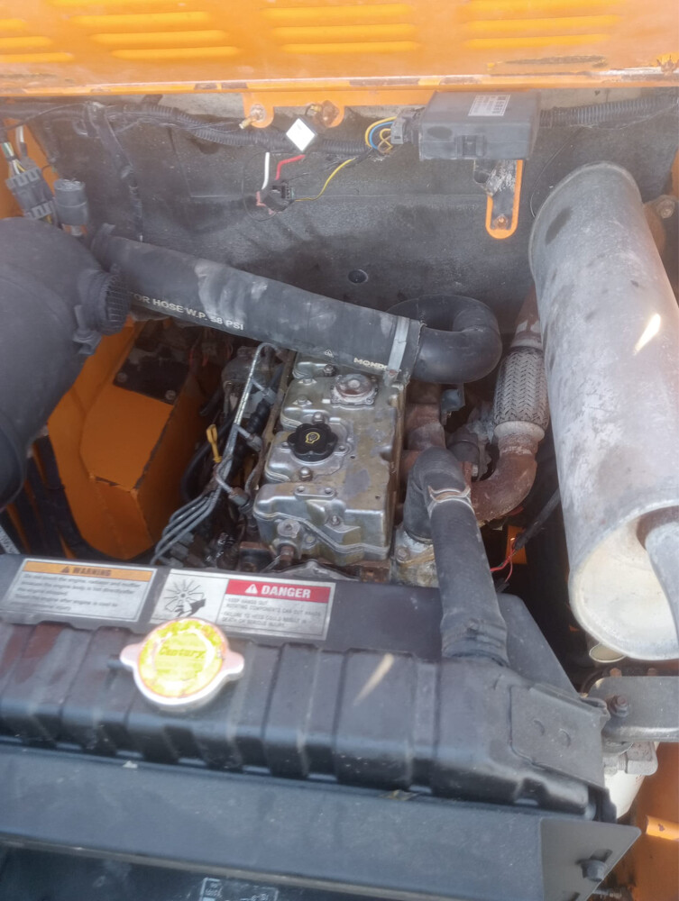 two pieces bobcat for urgent sale - 10