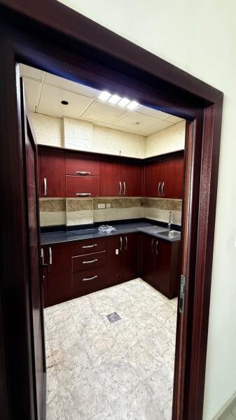 معرض للايجار في طريق سلوى - 8