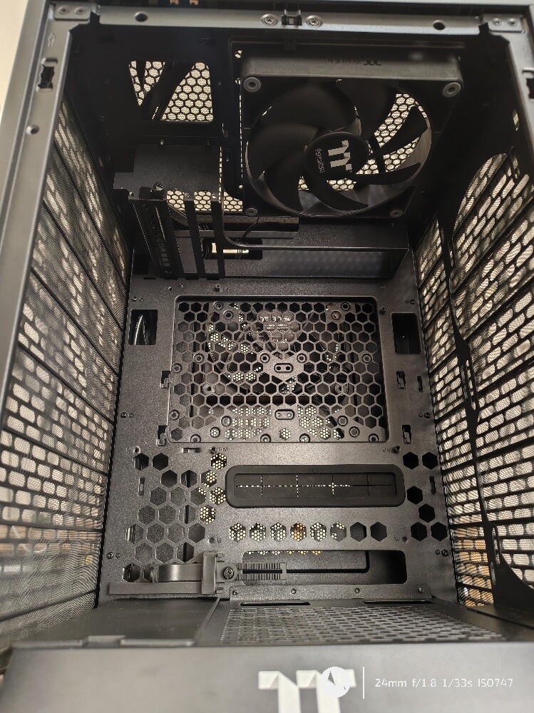 pc case thermaltak tower 200 gaming - 7