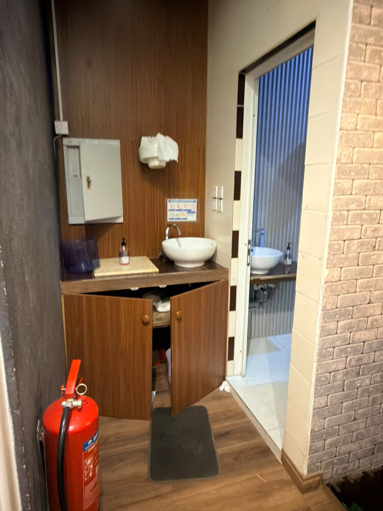 shop for rent in alnasr  - 3