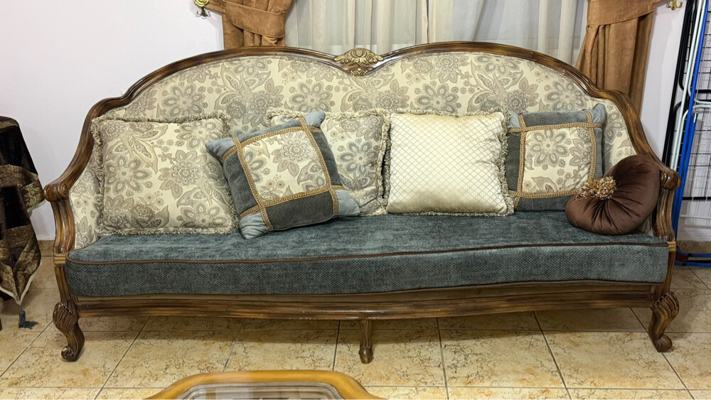 Sofas and table - 1