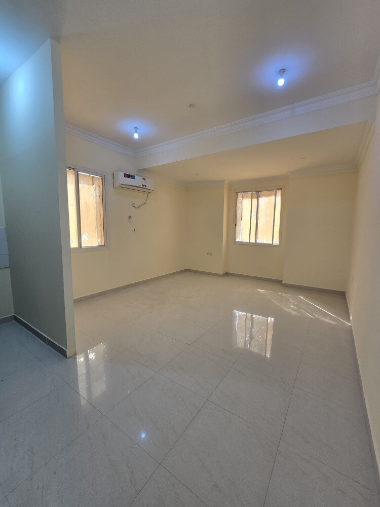 Studio for rent in Gharrafat Al Ray - 3