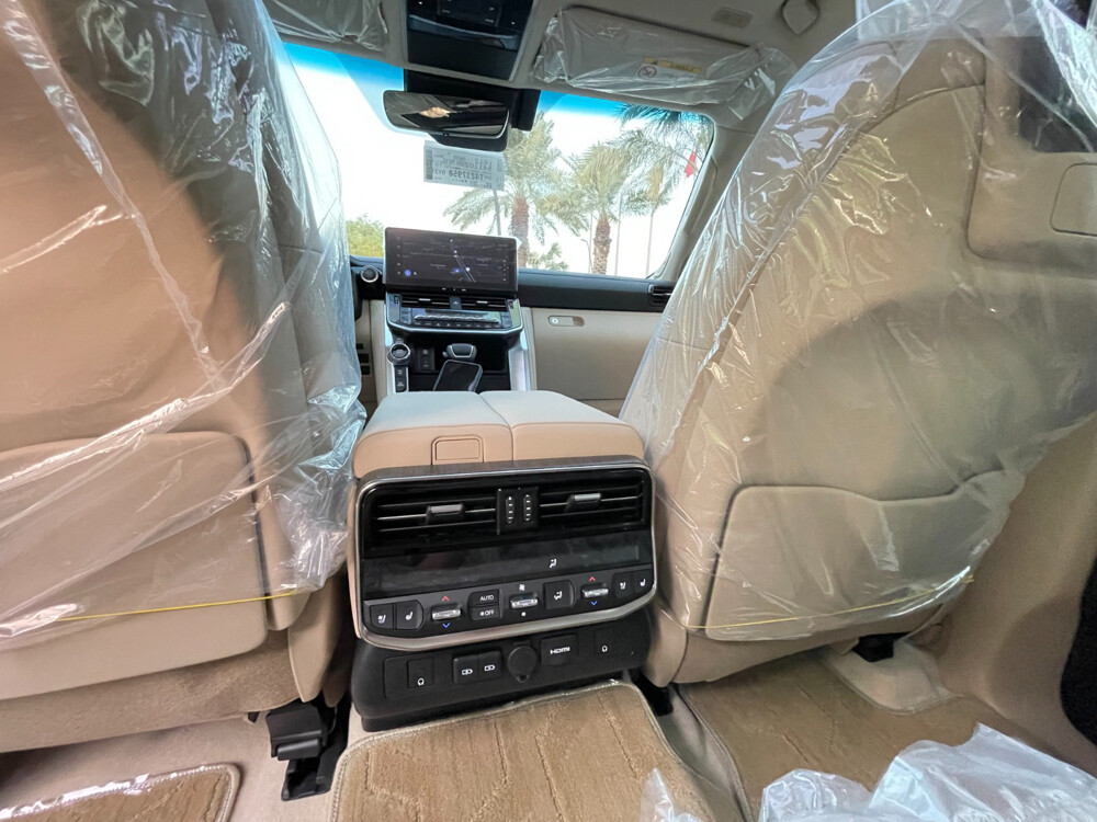Toyota Land Cruiser 2026 VXR Twin T - 10