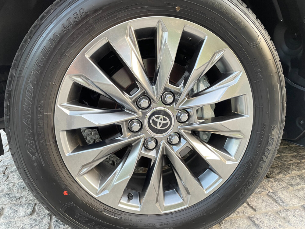 Toyota Land Cruiser 2026 VXR Twin T - 11