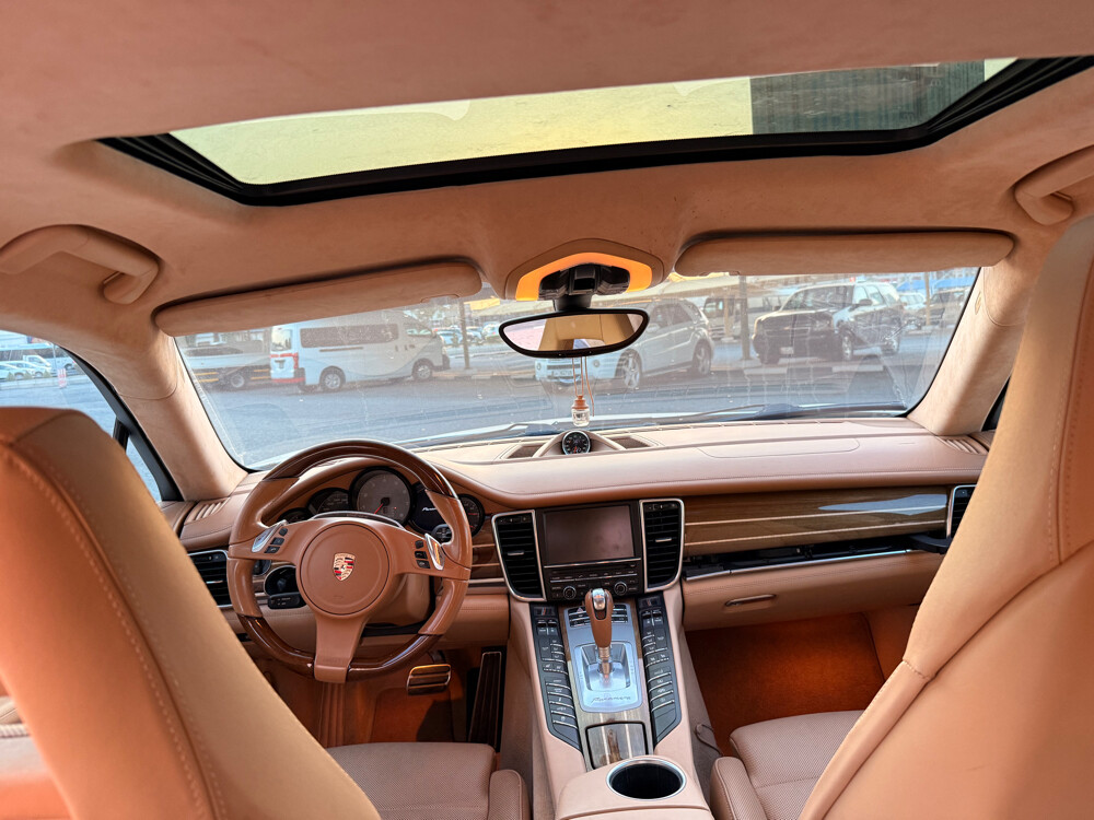Porsche Panamera s - 7