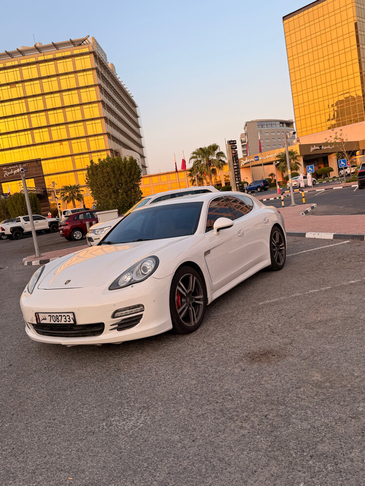 Porsche Panamera s - 1