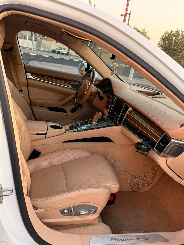 Porsche Panamera s - 8