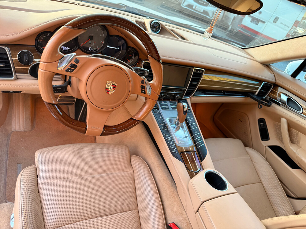 Porsche Panamera s - 10