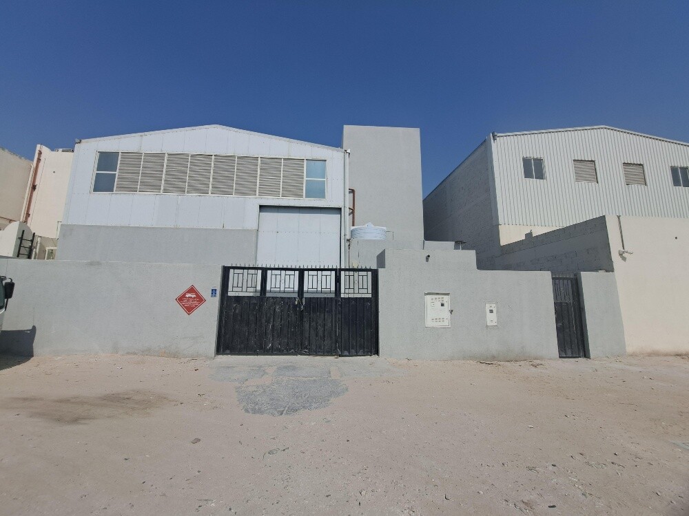 Store for Rent Industrial Area S37 - 1