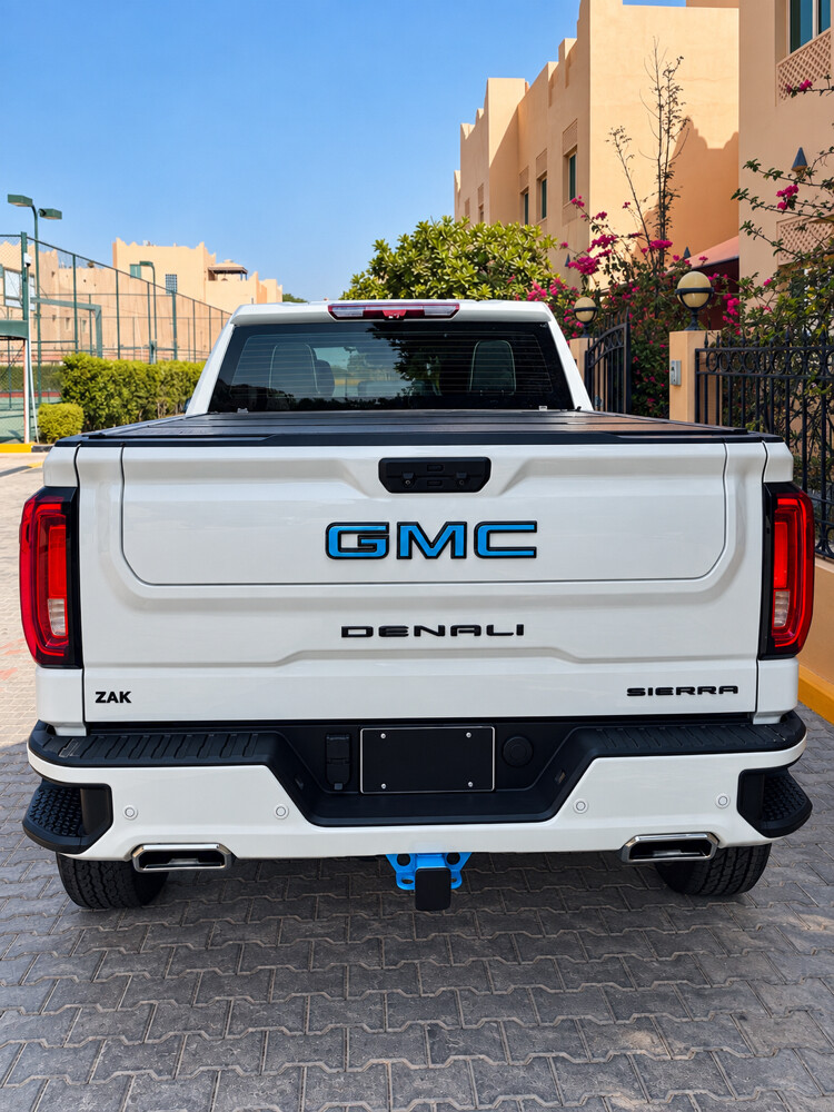 2023 GMC Sierra Denali Ultimate – F - 10