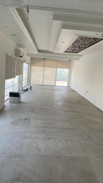 محل للإيجار مدينة خليفة الشمالية - 2