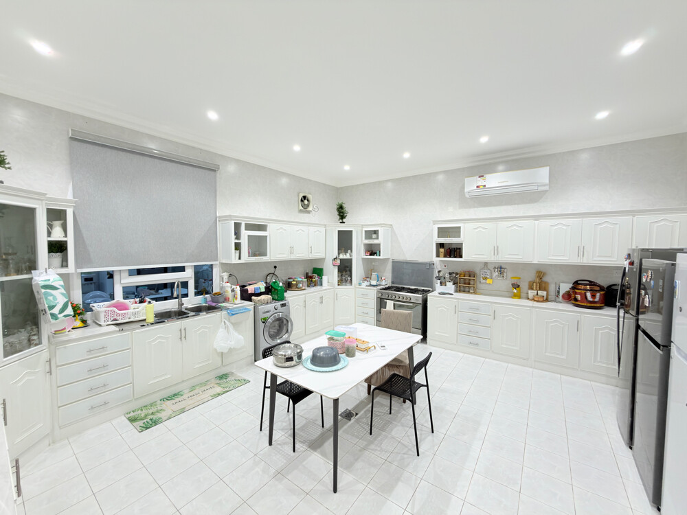 Villa in Al Kharaitiyat - 9