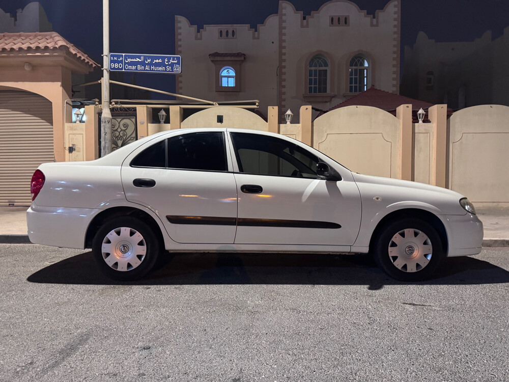 Nissan Sunny - 4