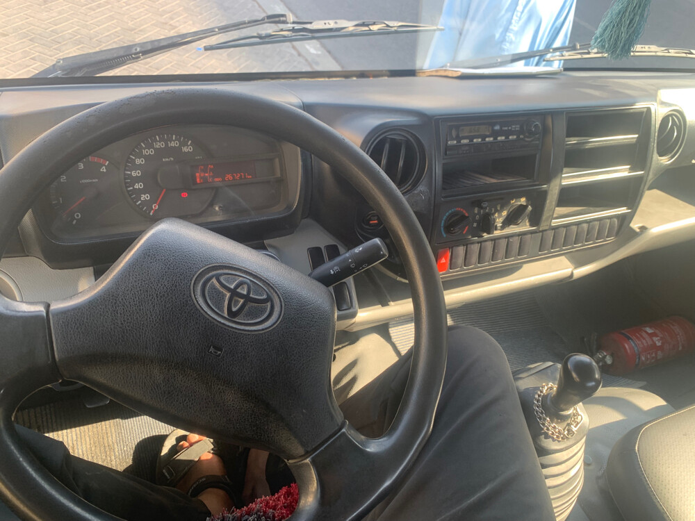 Toyota 2012 argent sall - 6