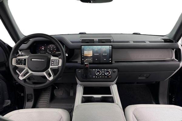 LAND ROVER DEFENDER 110 S 2.0L V4 - 9