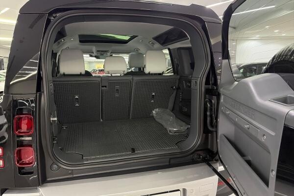 LAND ROVER DEFENDER 110 S 2.0L V4 - 10