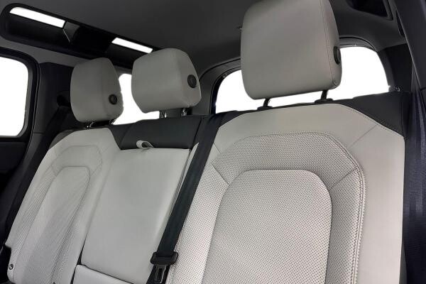LAND ROVER DEFENDER 110 S 2.0L V4 - 8