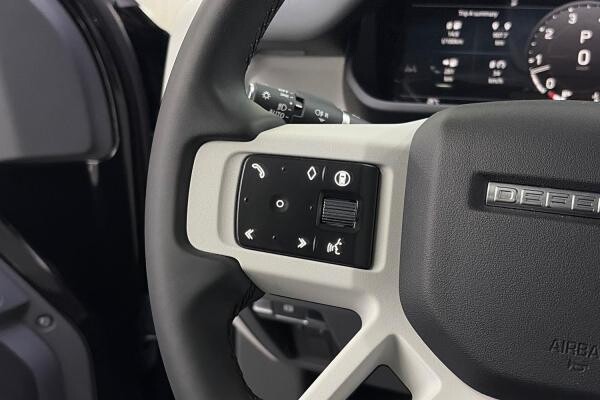 LAND ROVER DEFENDER 110 S 2.0L V4 - 13