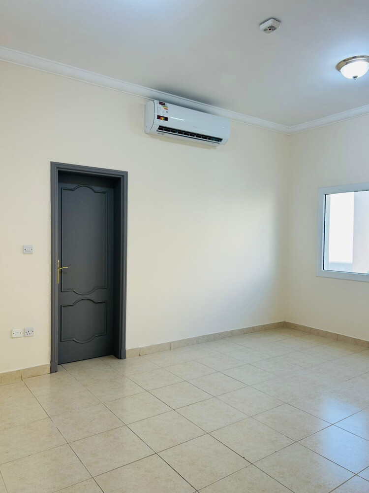 Compound Villa For rent in Muraikh  - 3