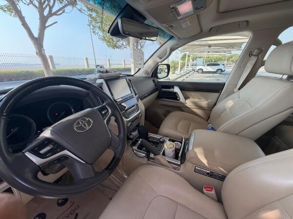 2018 Land Cruiser VXS 5.7 V8  Full - 3