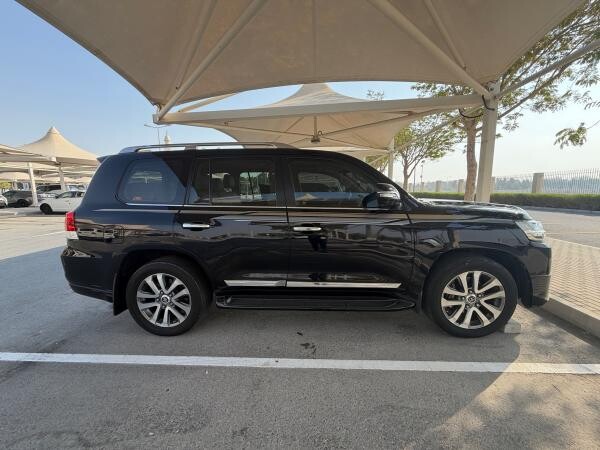 2018 Land Cruiser VXS 5.7 V8  Full - 8