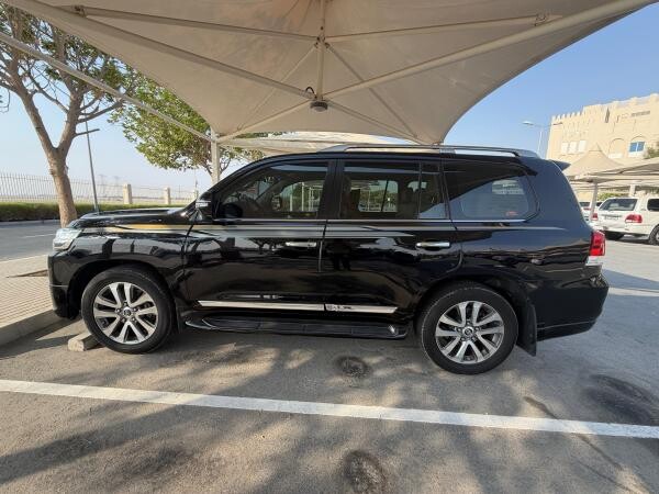2018 Land Cruiser VXS 5.7 V8  Full - 9