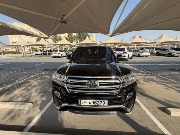 2018 Land Cruiser VXS 5.7 V8  Full - 1