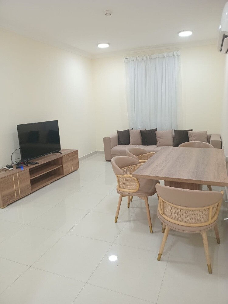 rent 2bhk full frinshed n frij qulb - 1