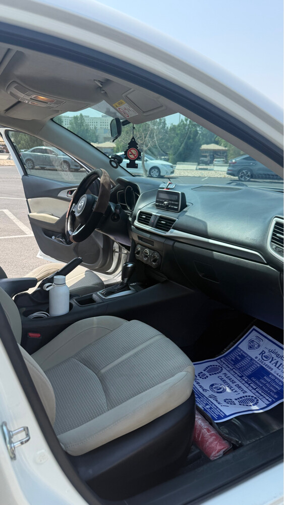 Mazda 3 2019 sky active 2.0  - 5