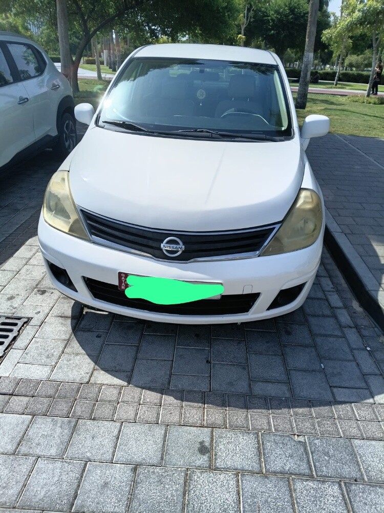 Nissan tiida 2011 model 1.8 - 1