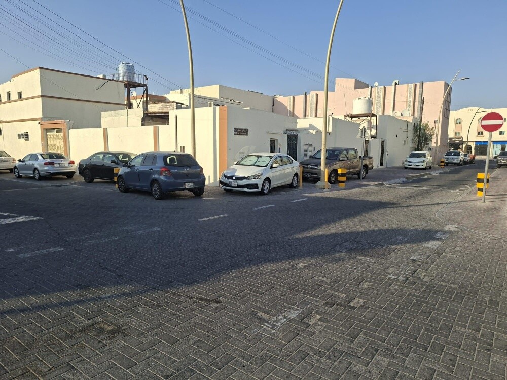 للبيع بيت شعبي في العزيزية - 2