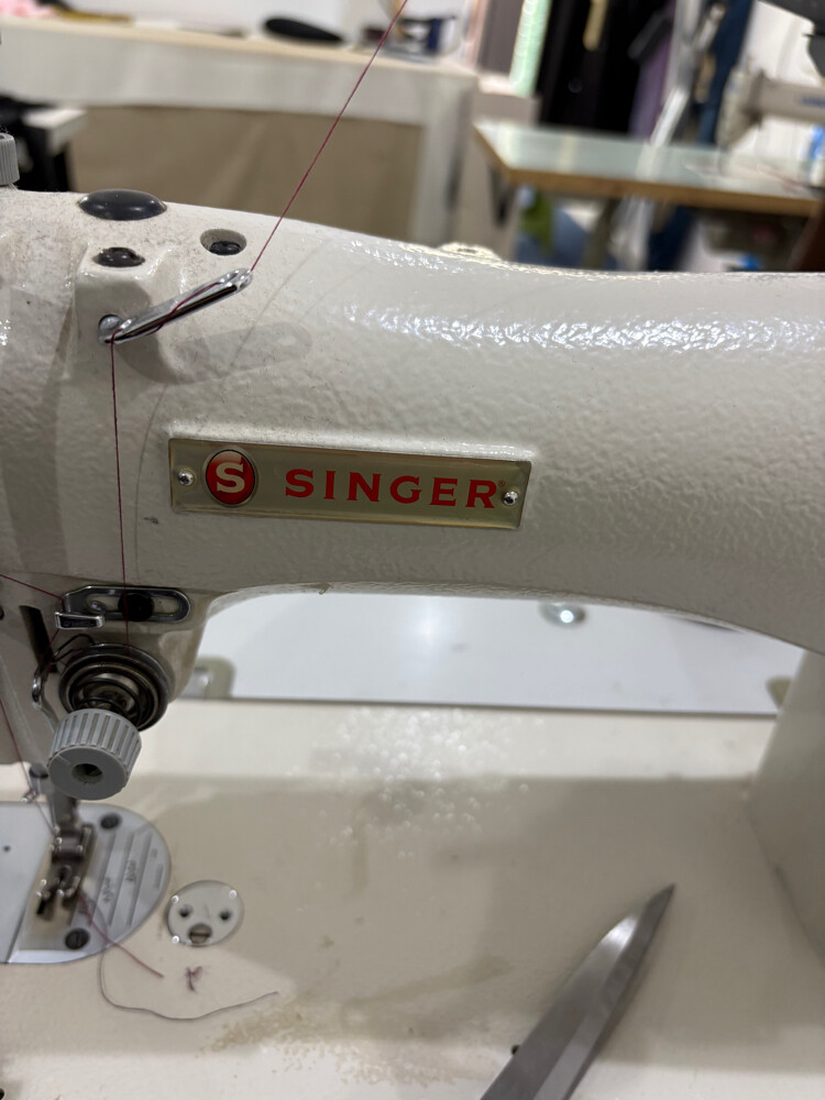 singer sewing machine  - 2