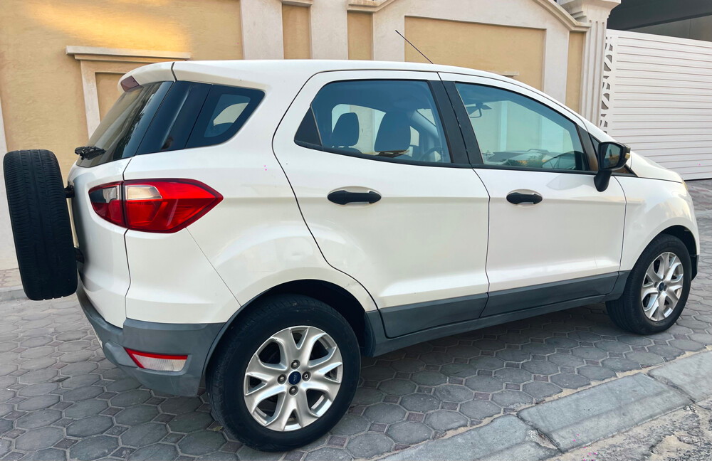 Ford EcoSport 2016 . White- 190,000 KM - Family Used Well- maintained Family used SUV In super fresh condition.Engine, Gear , AC , Chassis- 100% Perfect Clean inside and outside.No Work needed- Buy and Drive. - 6