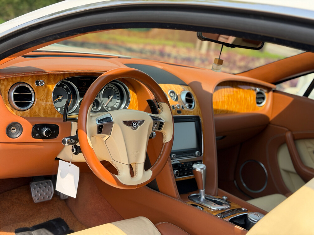 Bentley Continental GT - 12