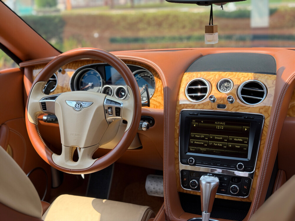 Bentley Continental GT - 13