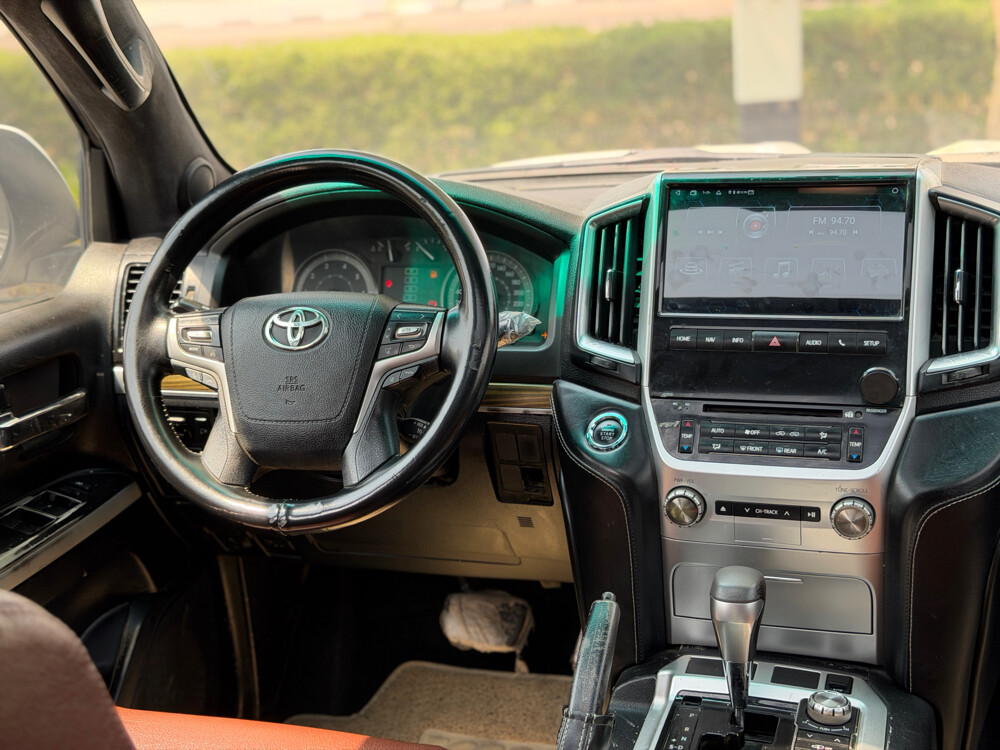Toyota Land Cruiser VXR - 10