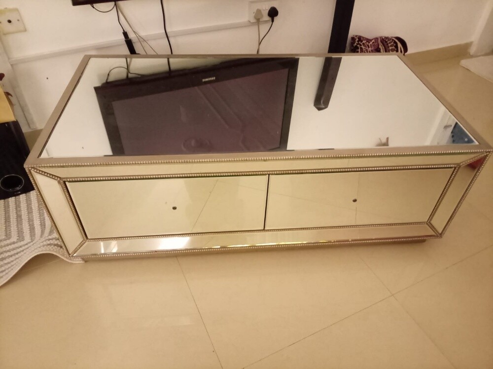طاولة للبيع - 2
