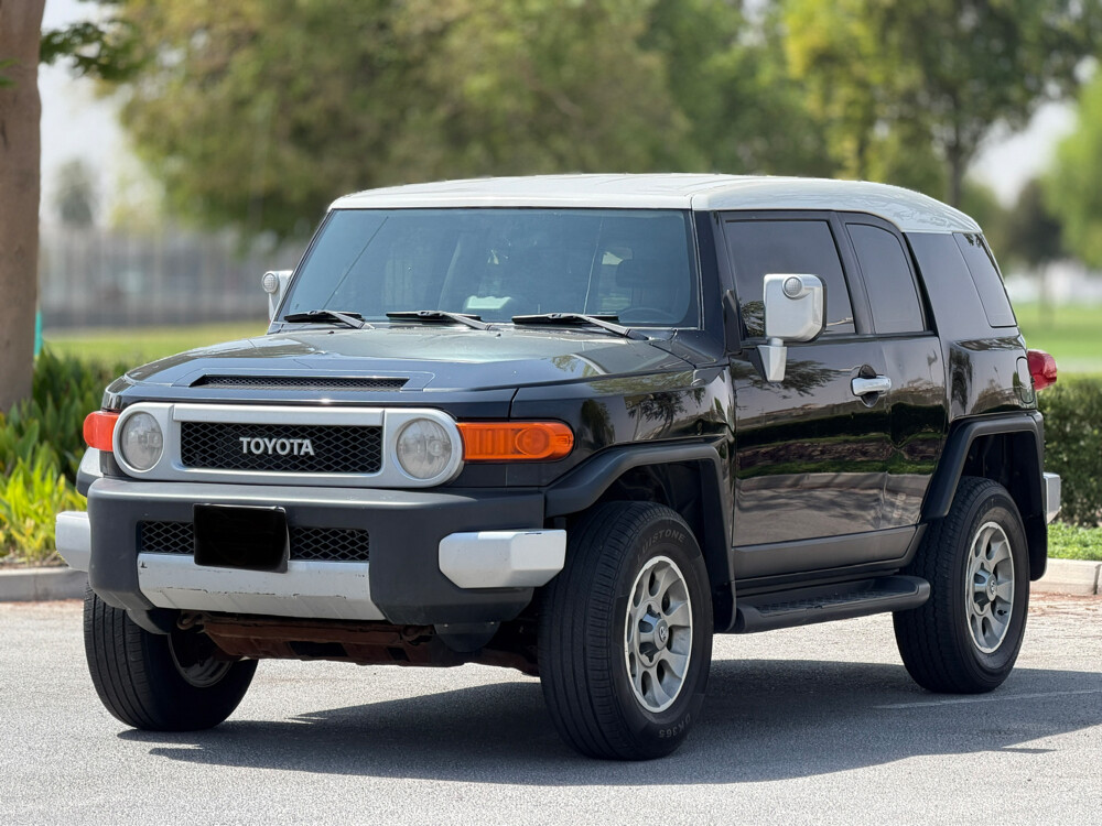 Toyota FJ Cruiser  - 1