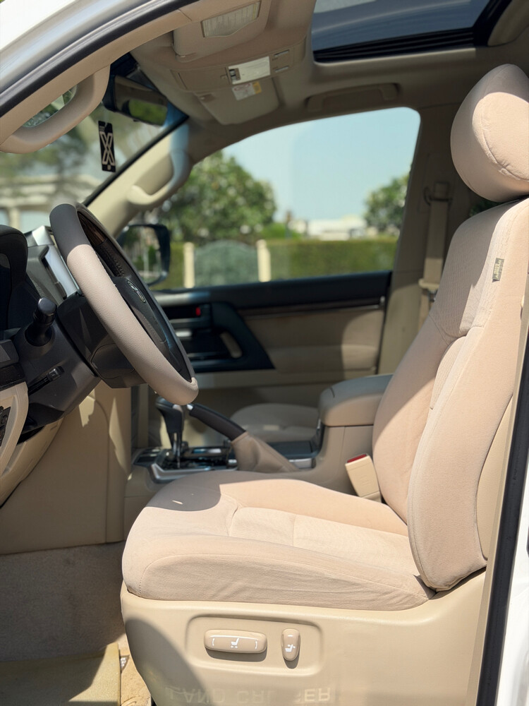 Toyota Land Cruiser GXR V8 - 10