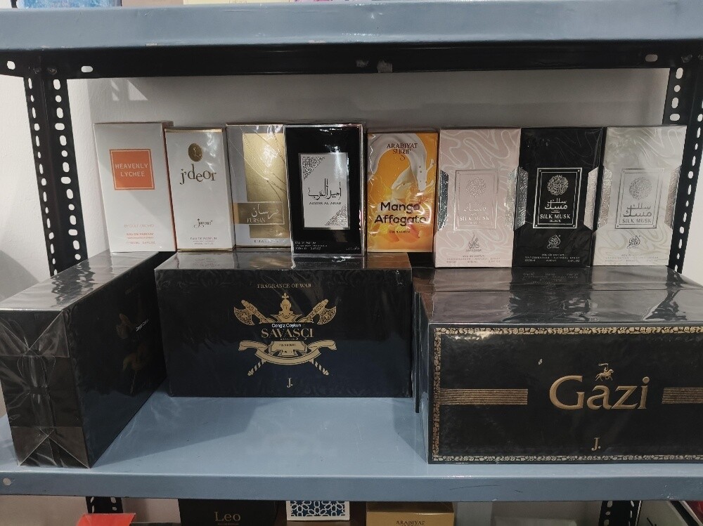 branded perfume store clearing sell - 2