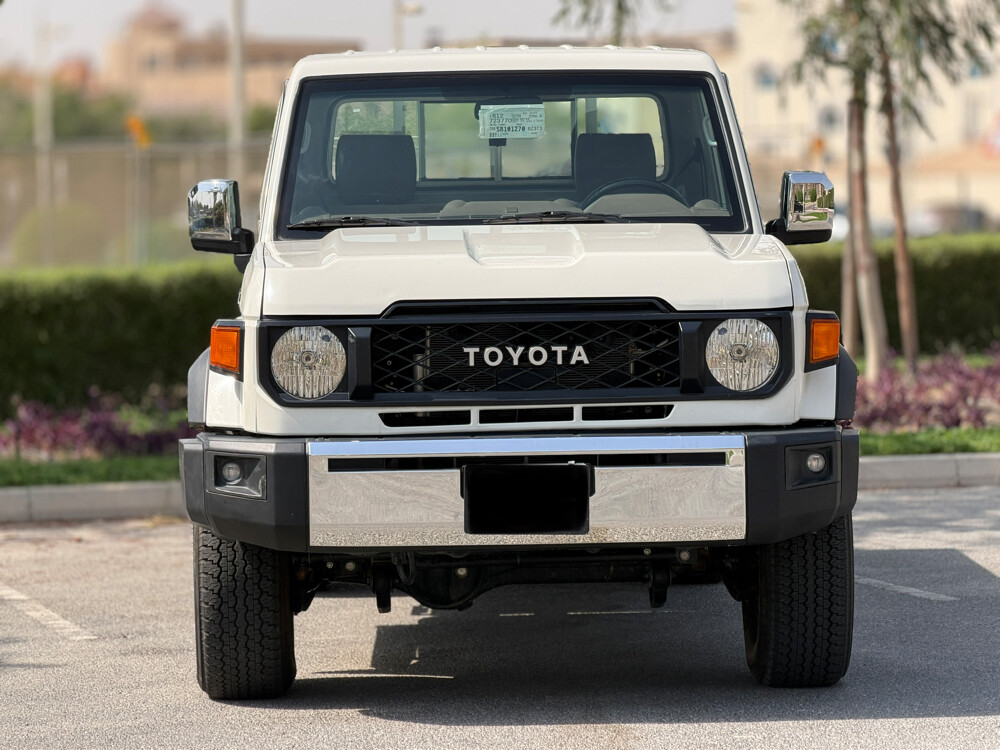 Toyota Land Cruiser LX - 2
