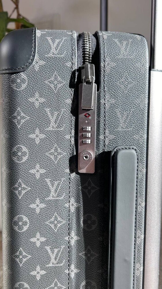 Louis Vuitton Horizon 55 - 1