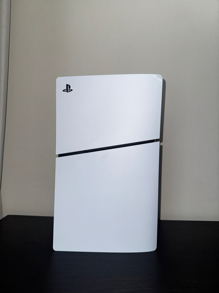 ps5 slim digital (825GB) - 1