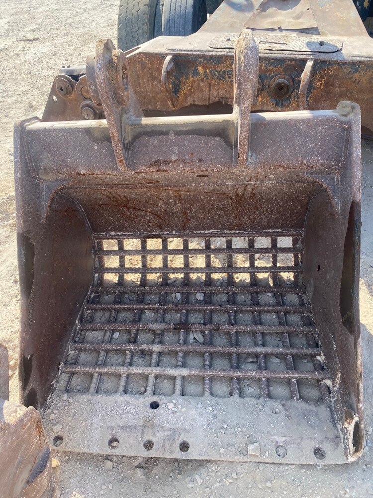 Excavator Filter Pocket - 1