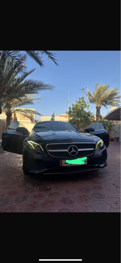 Mercedes E Class 200 - 1
