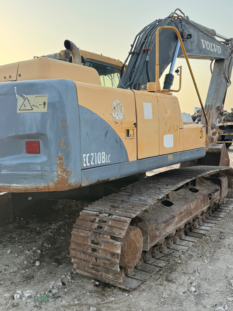 volvo 210 - 2